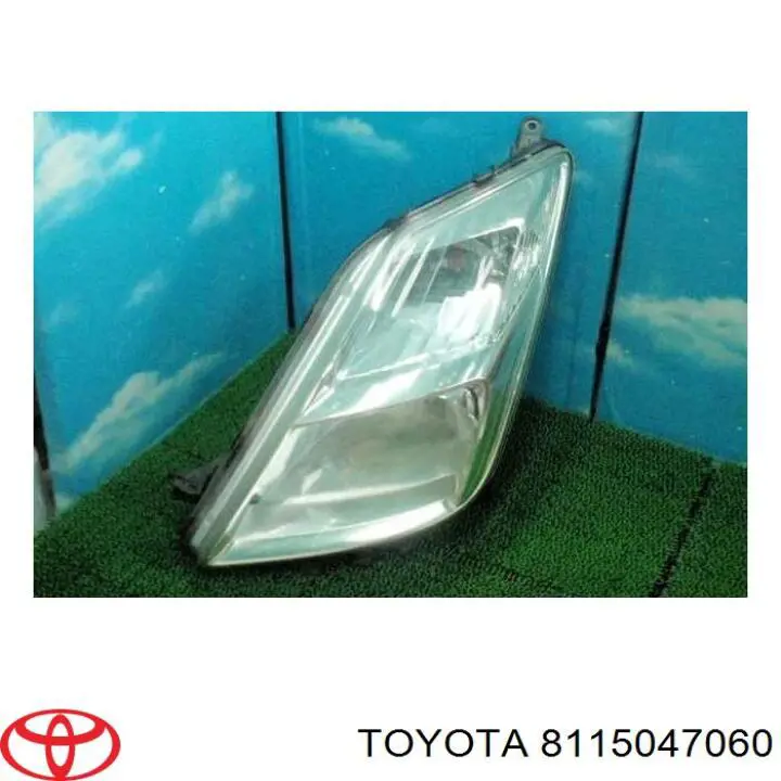 8115047060 Toyota фара ліва