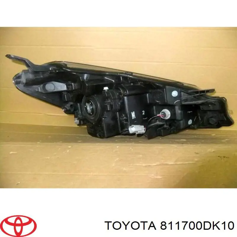 811700DK10 Toyota Фара дальнього світла в зборі