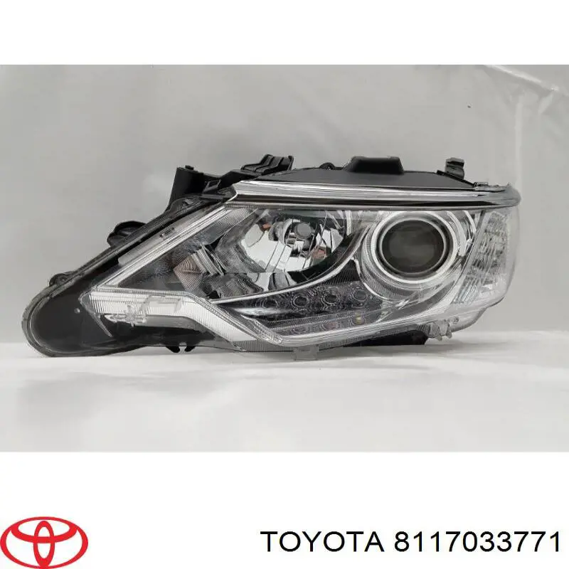 8117033771 Toyota Фара дальнього світла в зборі
