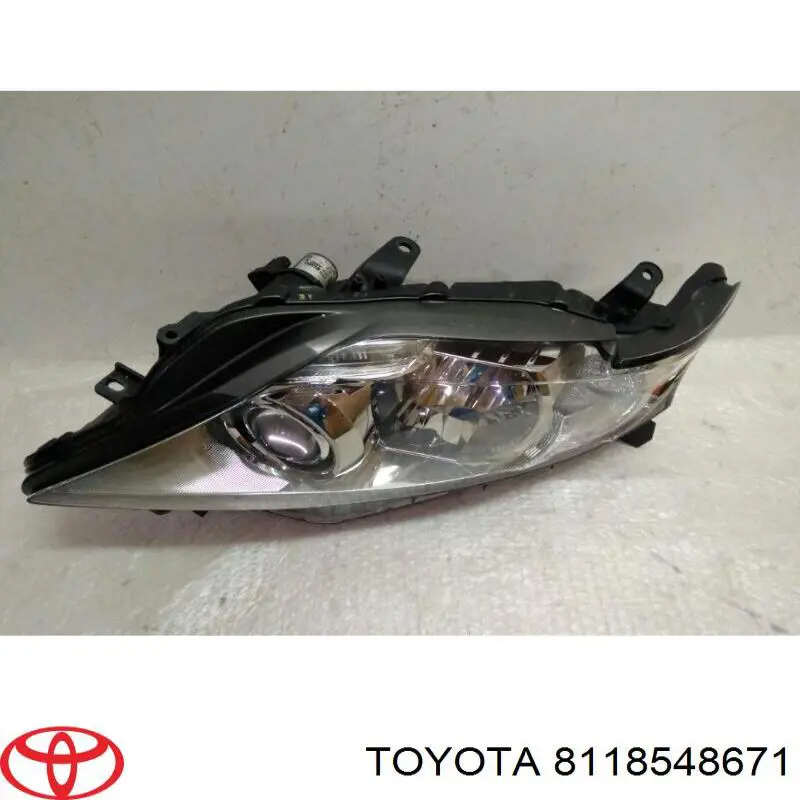8118548671 Toyota Фара дальнього світла в зборі