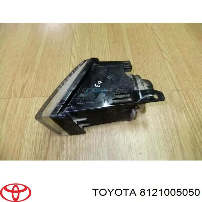 8121005050 Toyota Права протитуманні фари