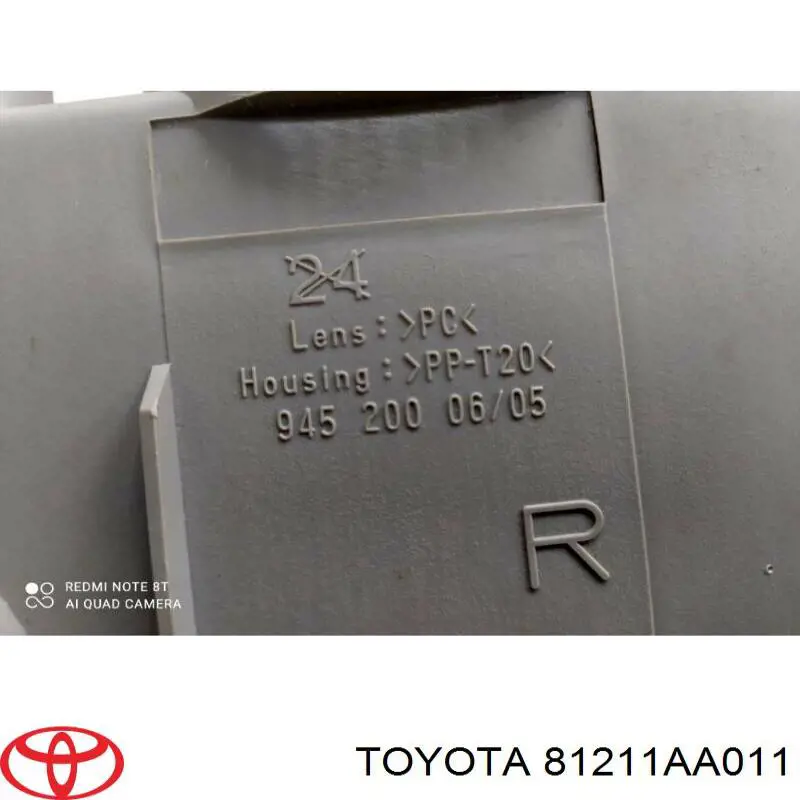 81211AA011 Toyota фара протитуманна, права