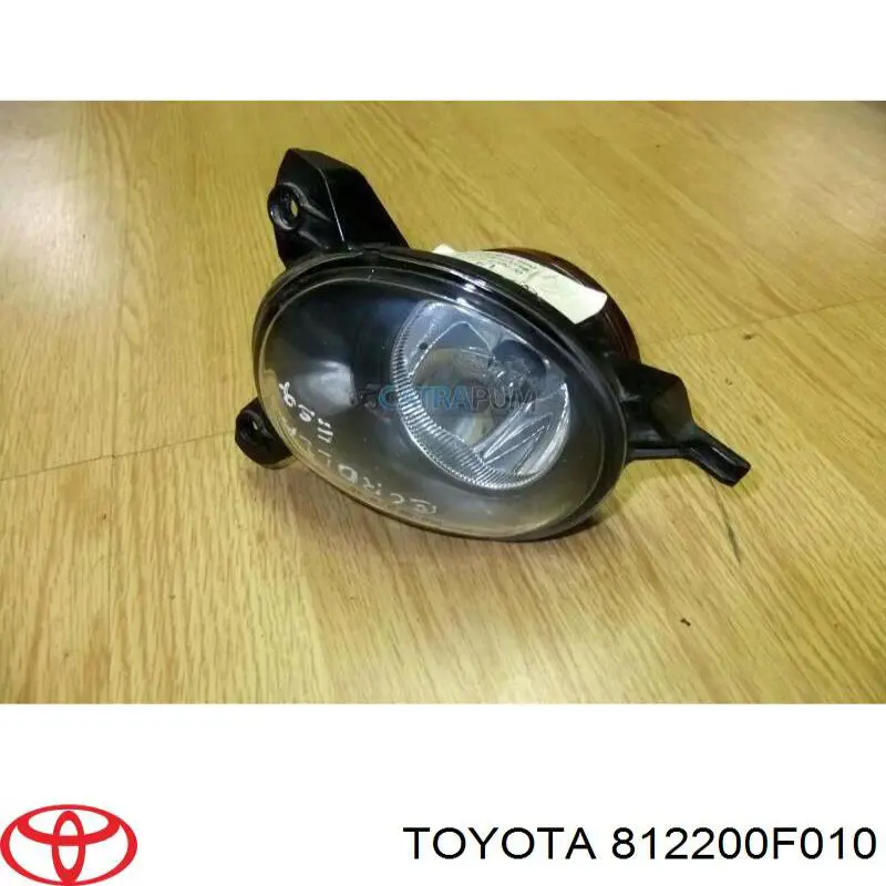 Туманка ліва Toyota 812200F010 ціна, від 0.89 USD