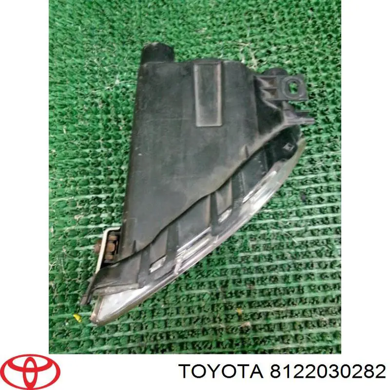 Туманка ліва Toyota 8122030282 ціна, від 264.49 USD