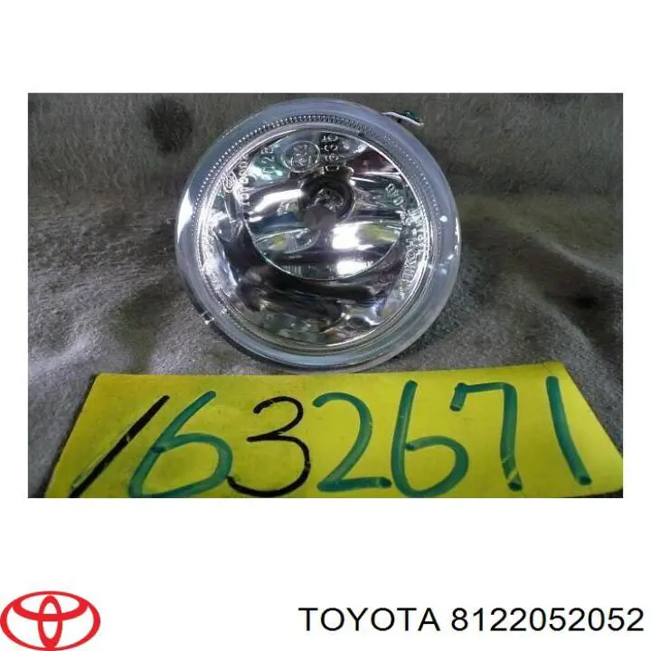 8122152050 Toyota фара протитуманна, ліва