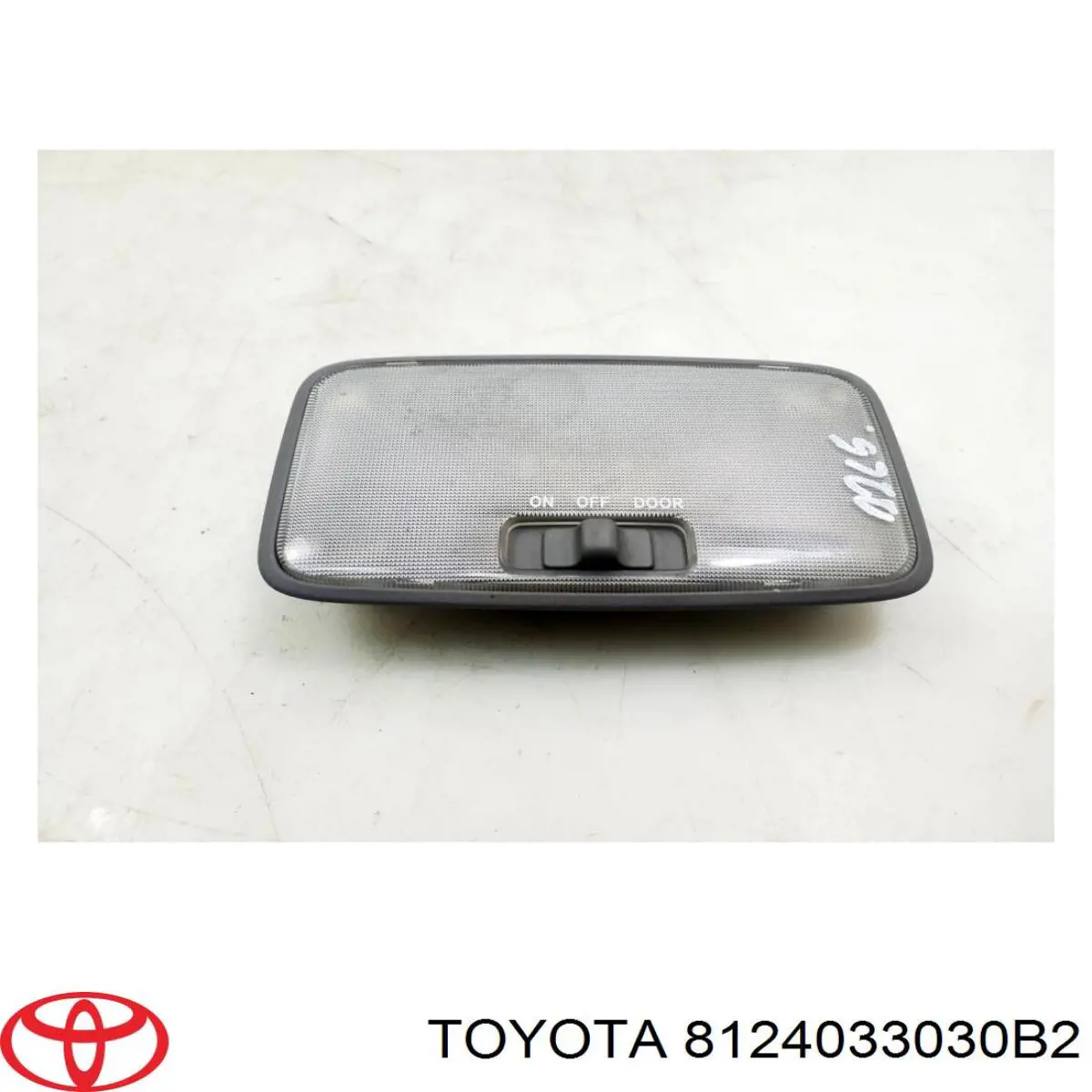  8124033030B2 Toyota