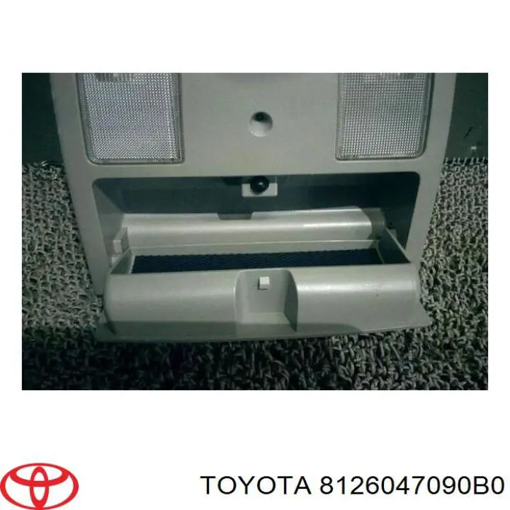 8126047090B0 Toyota Плафони внутрішнього освітлення