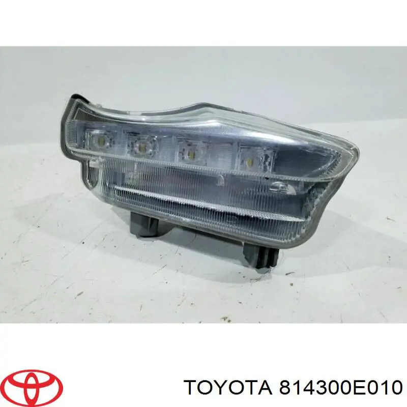 814300E010 Toyota Фара протитуманна, права