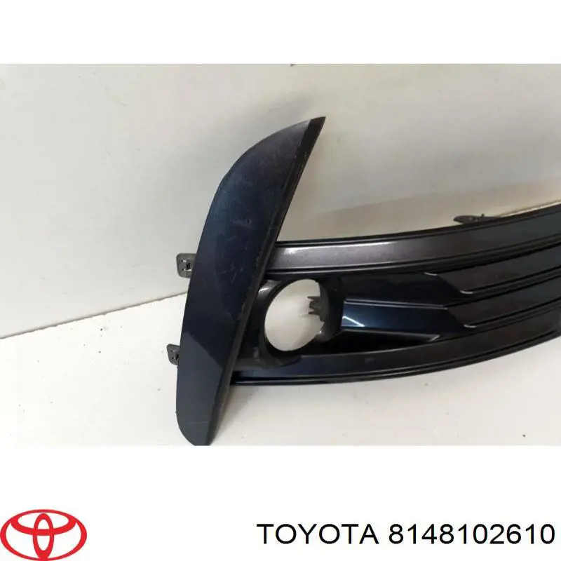 8148102610 Toyota Заглушка протитуманки передньої правої