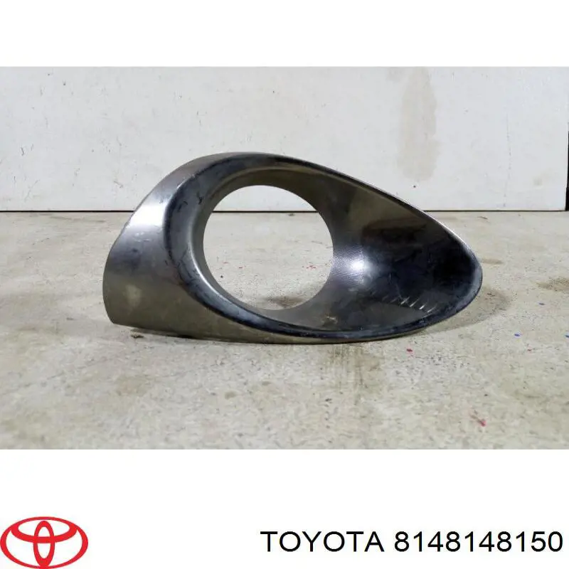 Обід (окантовка) фари противотуманної, правої Toyota 8148148150 ціна, від 63.74 USD