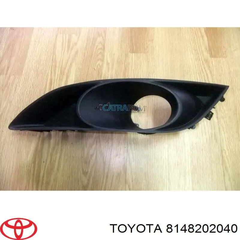 8148202040 Toyota Заглушка протитуманок, ліва