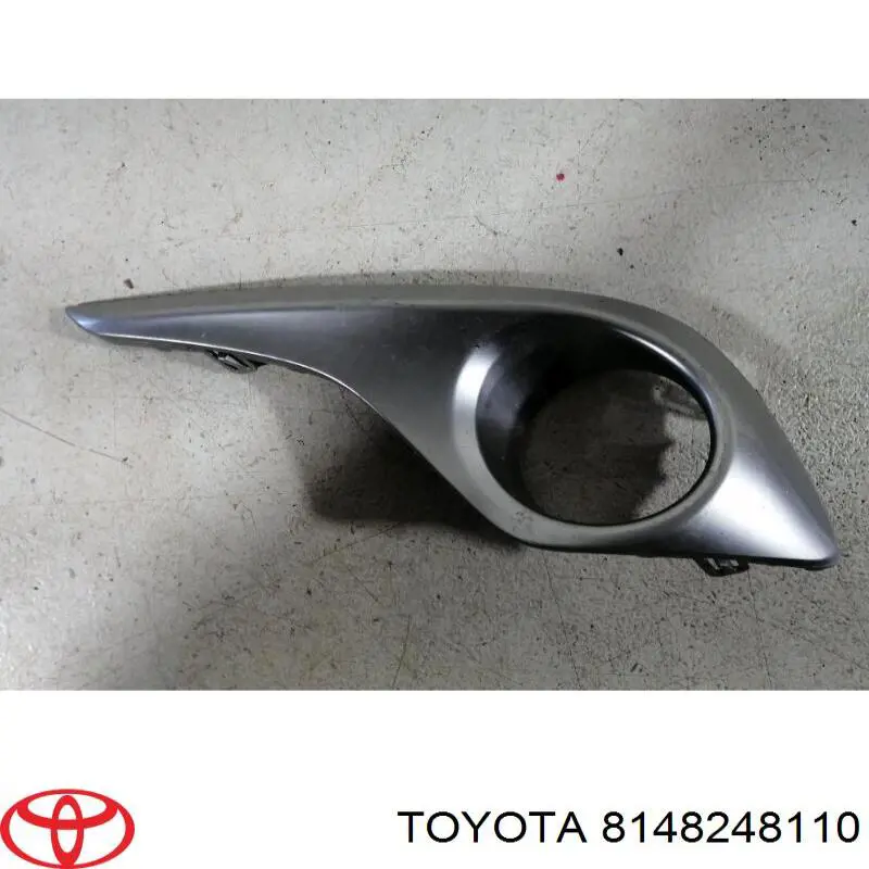 Обід (окантовка) фари протитуманної, лівої 8148248110 Toyota