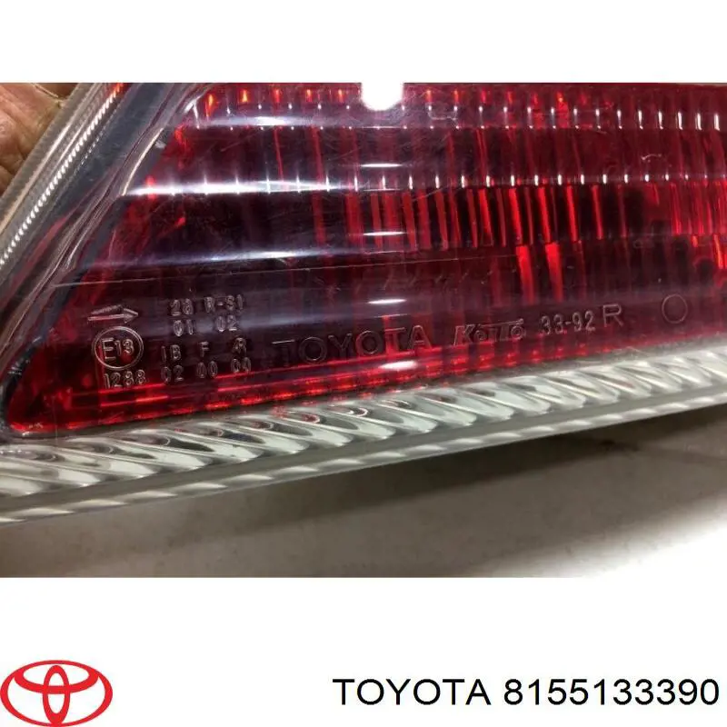 815518Y004 Toyota ліхтар задній правий