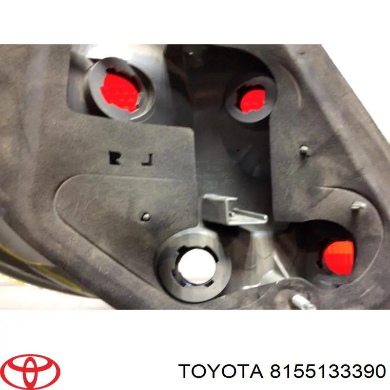 Задні ліхтарі Toyota 815518Y004 ціна, від 173.21 USD
