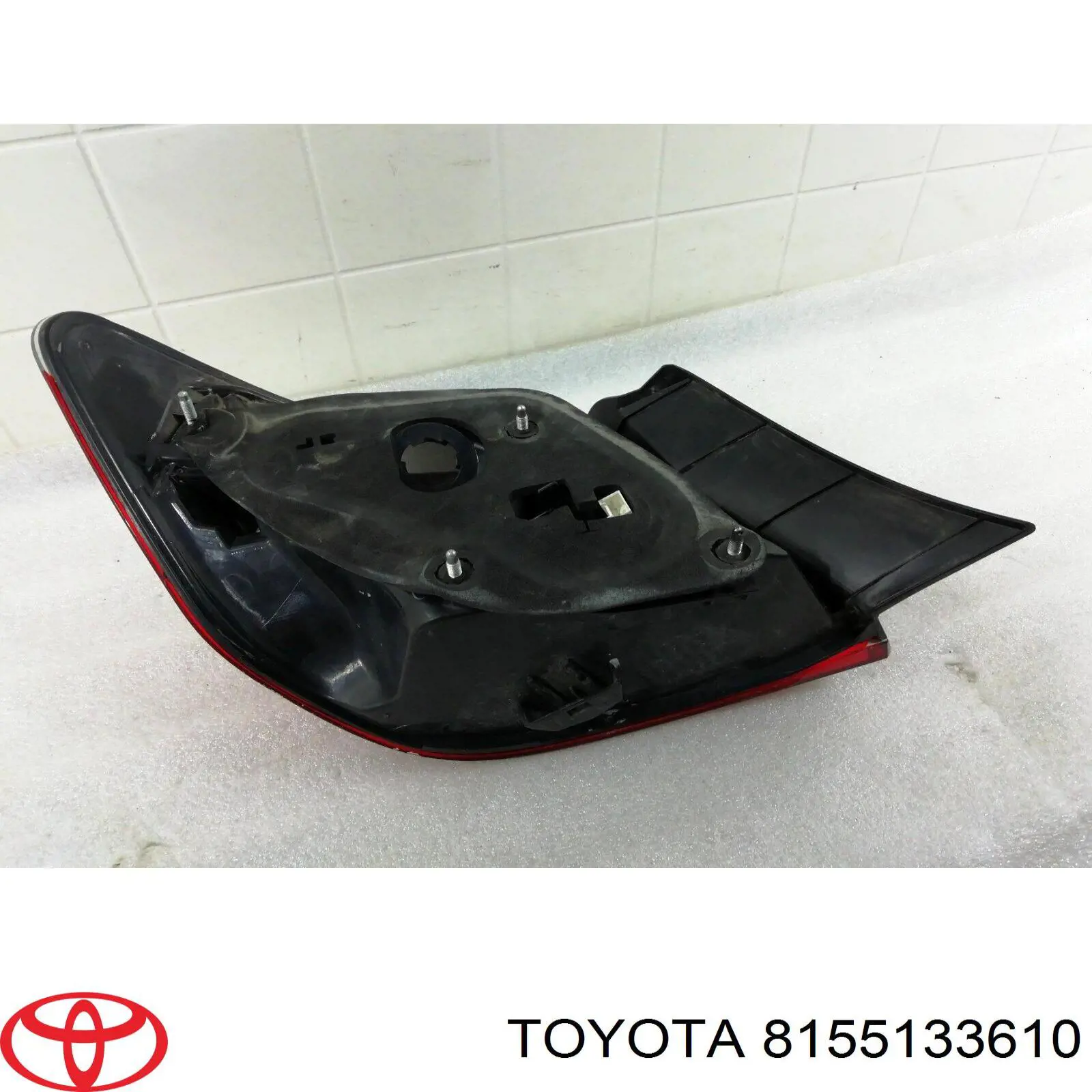 Купити 8155133611 Toyota Ліхтар задній правий, зовнішній