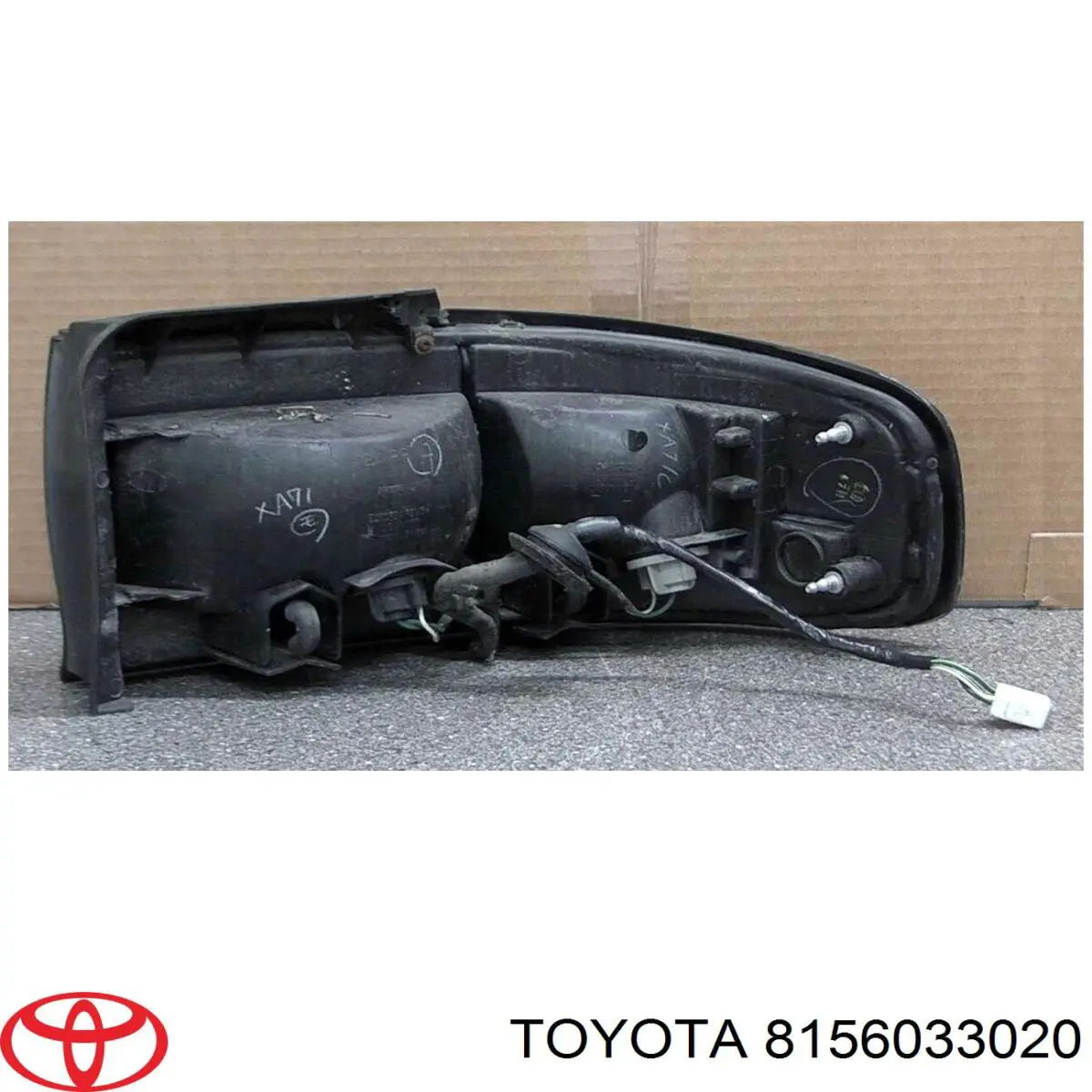 Ліхтар задній лівий Toyota 8156033020 ціна, від 63.35 USD