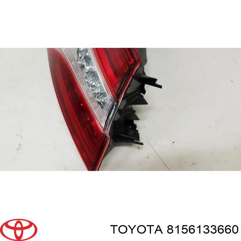 8156133660 Toyota Задній лівий зовнішній ліхтар