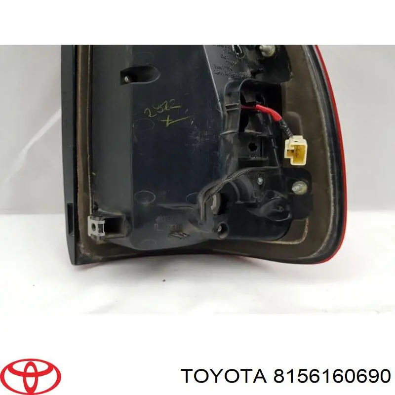 8156160691 Toyota Задній лівий зовнішній ліхтар