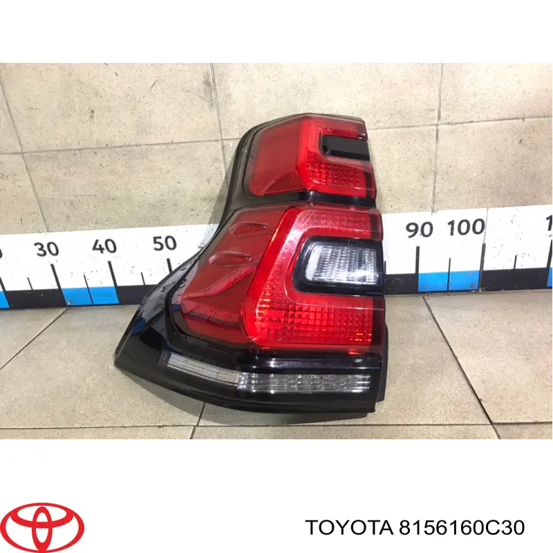 8155560C30 Toyota Задня ліва фара