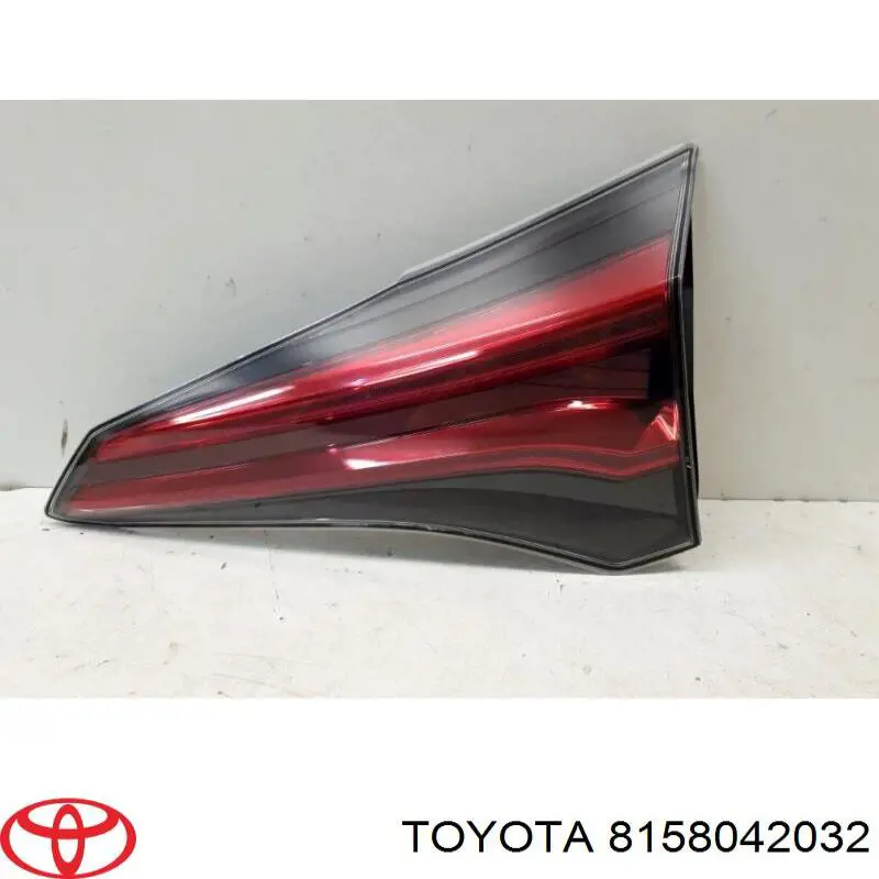 Купити 8158042032 Toyota Ліхтар задній внутрішній правий