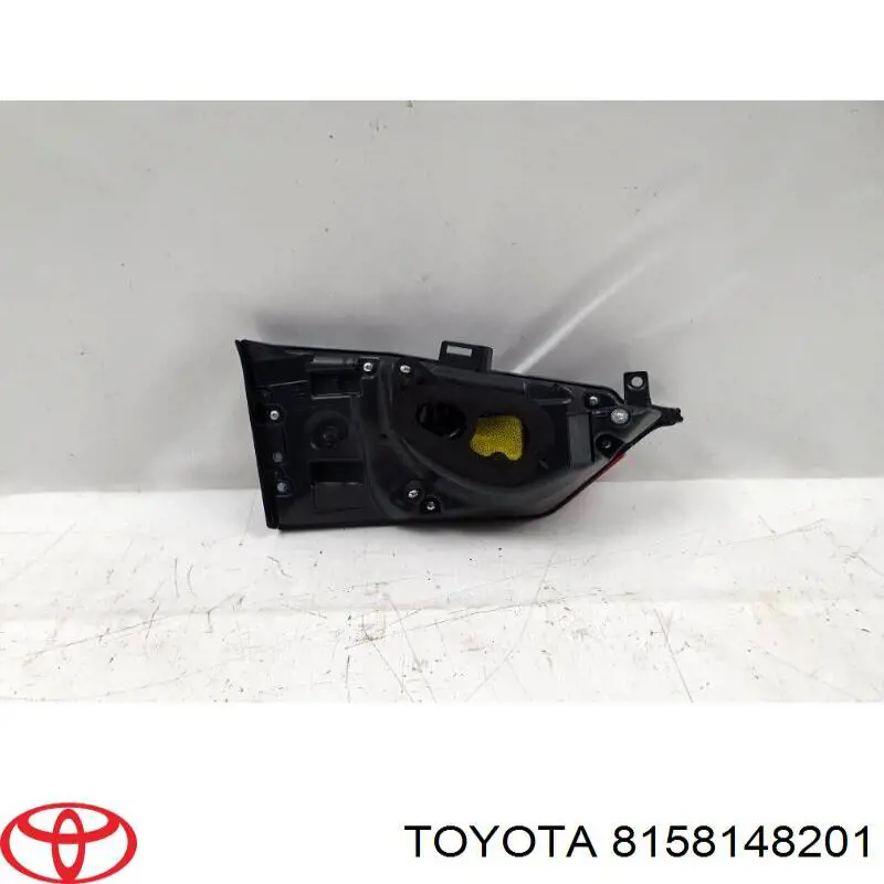 8158148201 Toyota Ліхтар задній правий, внутрішній
