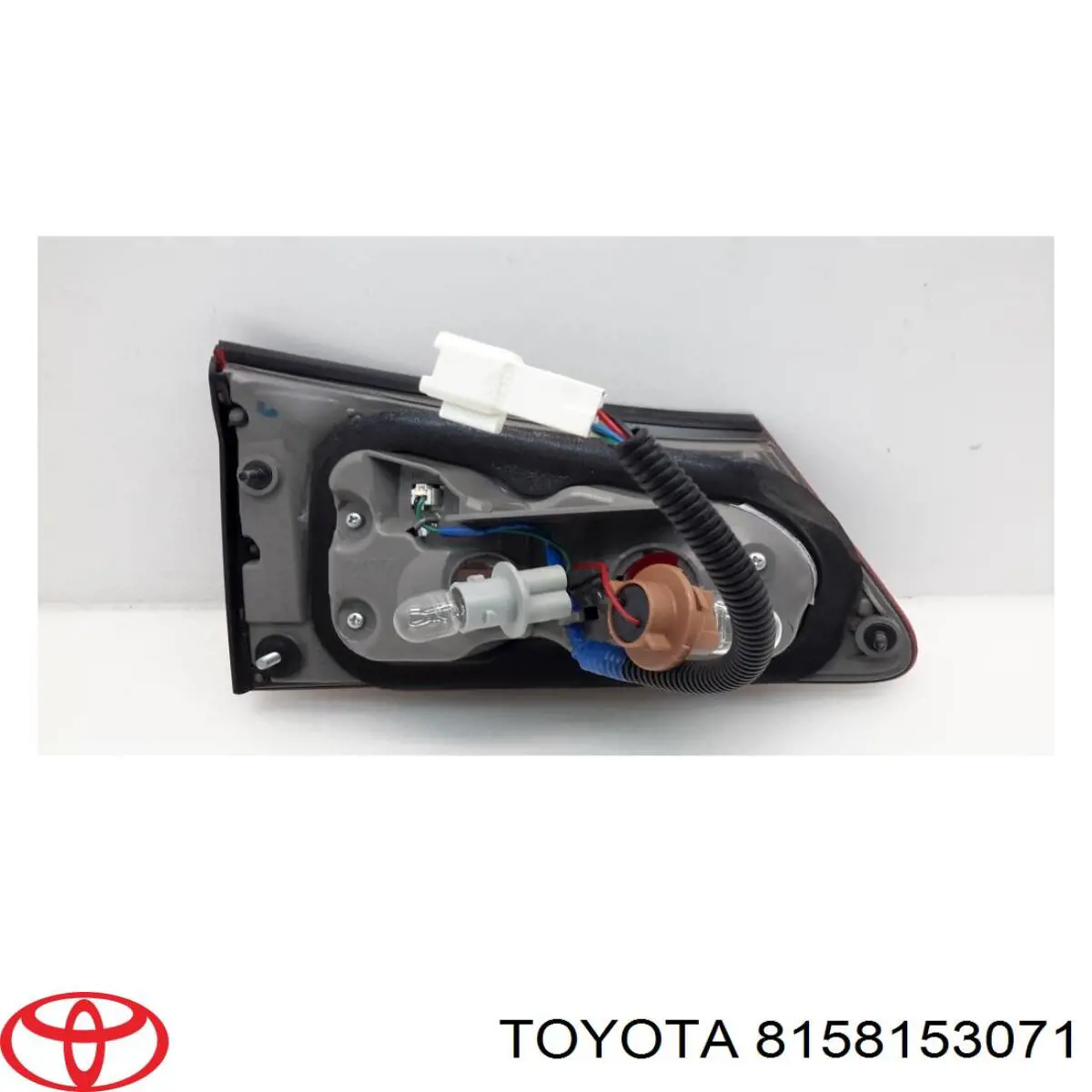 Стоп задній Toyota 8158153071 ціна, від 33.75 USD