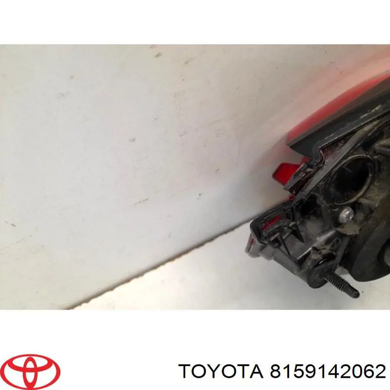 Купити 8159142060 Toyota Ліхтар задній лівий, внутрішній