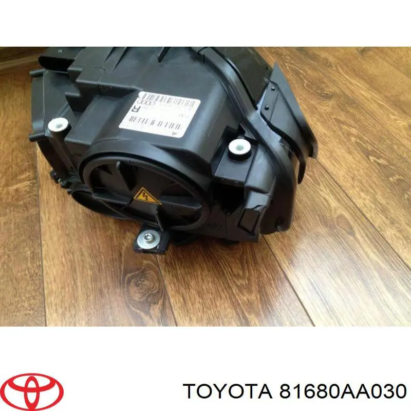 Стоп задній Toyota 81680AA030 ціна, від 63.56 USD