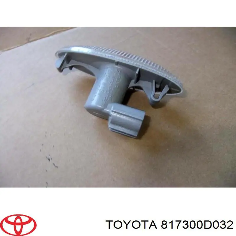 817300D032 Toyota Повторювач повороту в крило