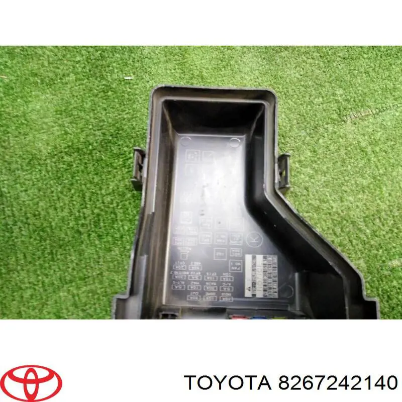 Купити 8267242140 Toyota 