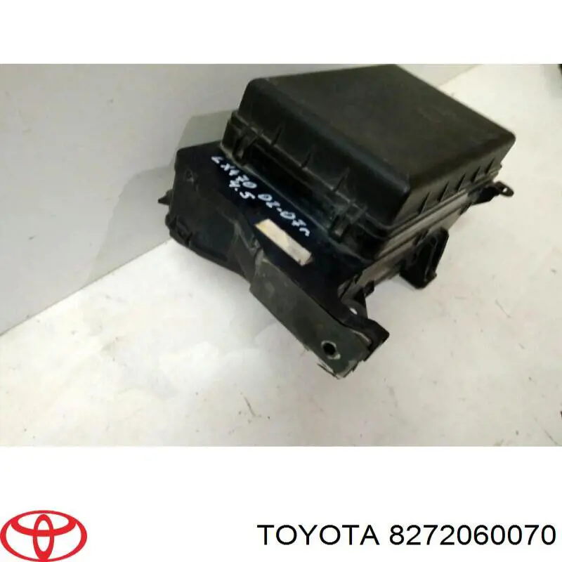 Коробка запобіжників Toyota 8272060070 ціна, від 178.95 USD