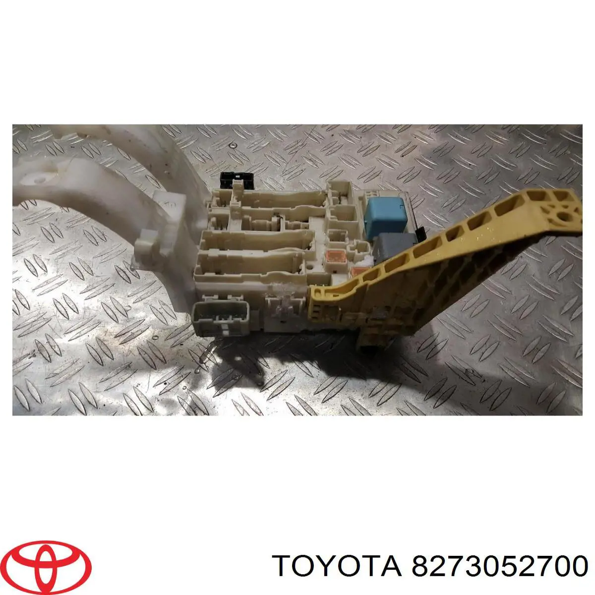 Купити 8273052700 Toyota 