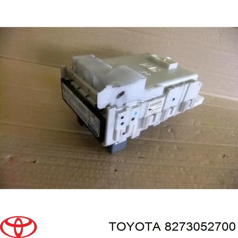  Toyota 8273052700