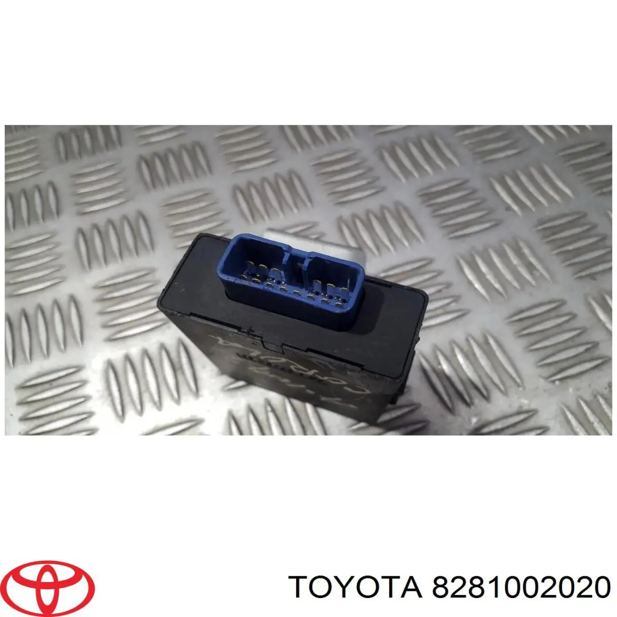 8281002020 Toyota 