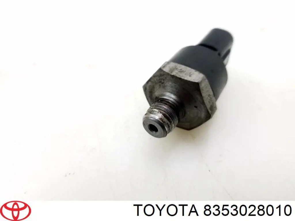 8353028010 Toyota датчик тиску масла