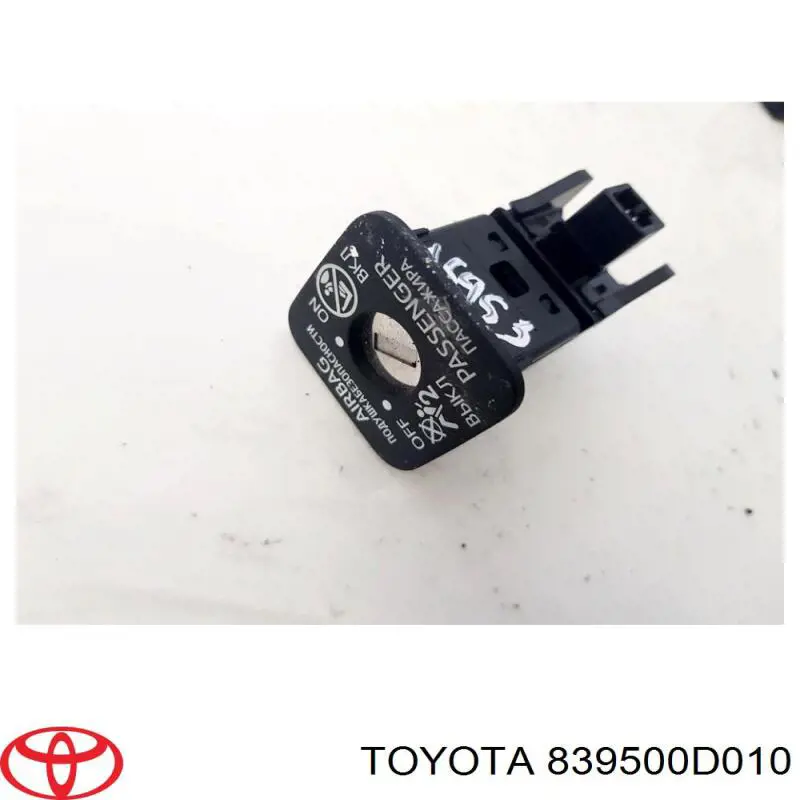 Toyota 839500D010