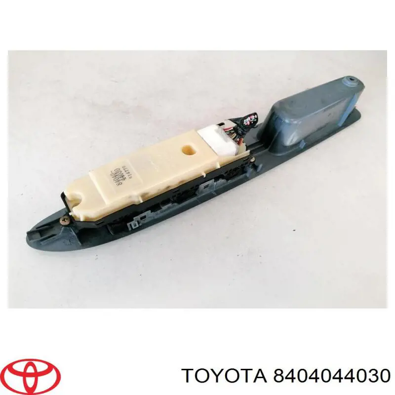 Купити 8404044030 Toyota Кнопковий блок керування склопідіймачами центральної консолі