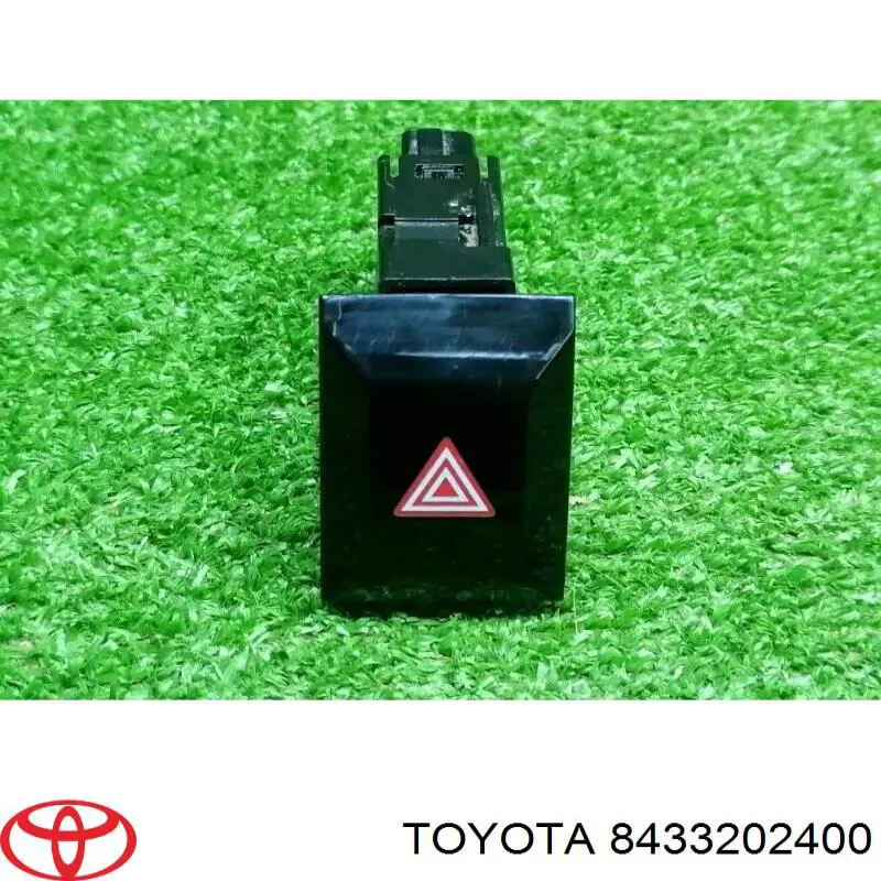Купити 8433202400 Toyota Кнопка включення аварійного сигналу