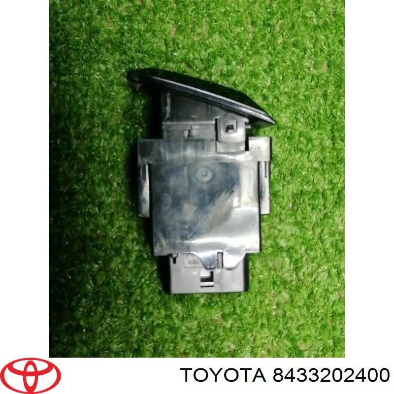 8433202400 Toyota Аварійна кнопка