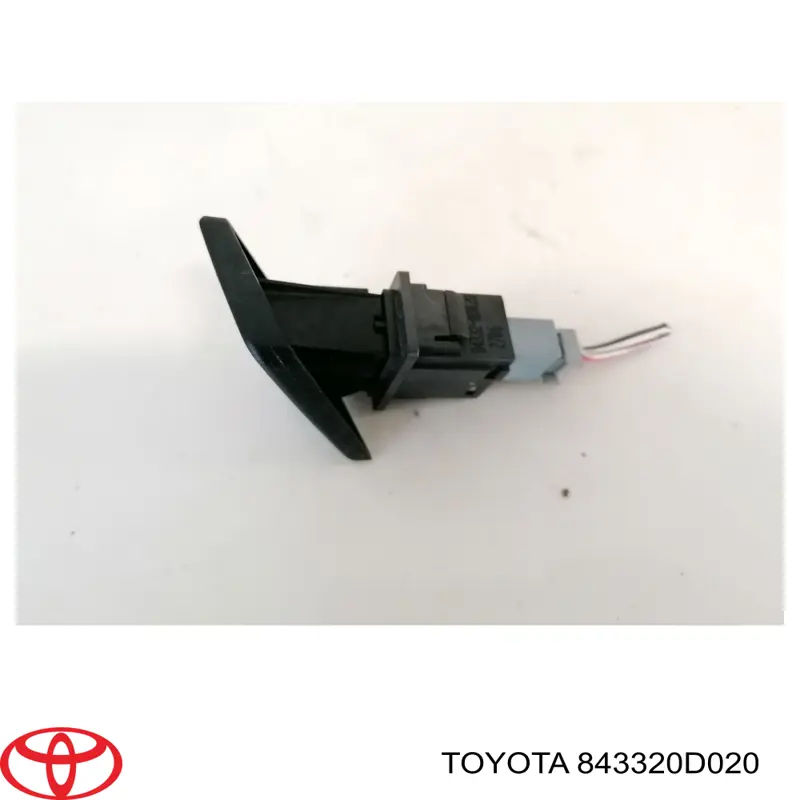 Кнопка включення аварійної сигналізації Toyota 843320D020 ціна, від 10.10 USD
