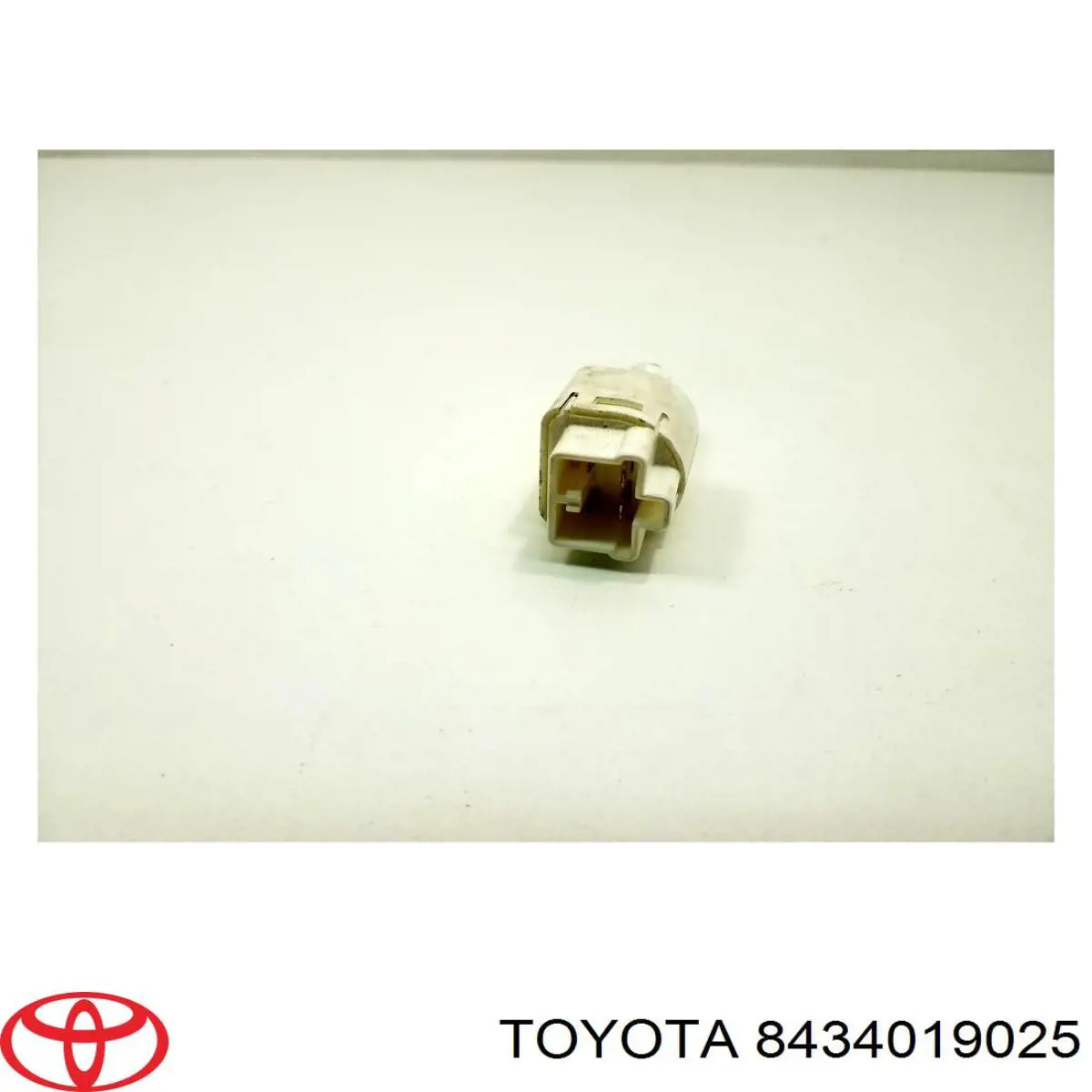 8434019025 Toyota датчик включення стопсигналу