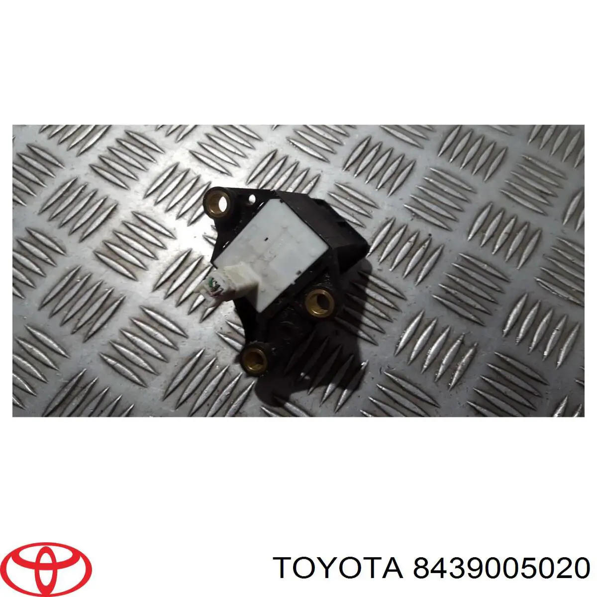 Купити 8439005020 Toyota Клавіша електромеханічного гальма стоянки