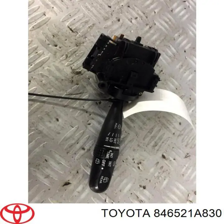 846521A830 Toyota Перемикач підрульовий, правий