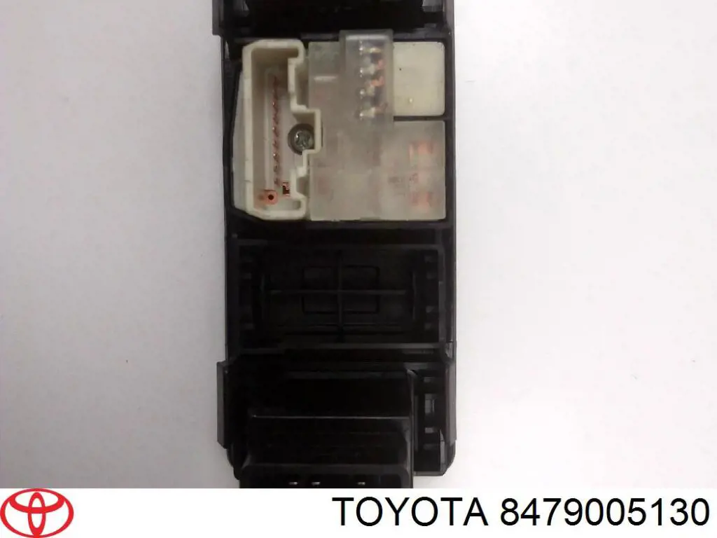 Купити 8479005130 Toyota Кнопка вмикання обігріву заднього скла