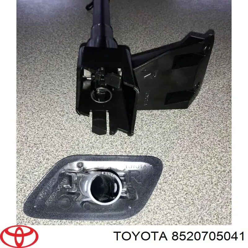 Форсунка омивача фари передньої, правої Toyota 8520705041 ціна, від 267.53 USD