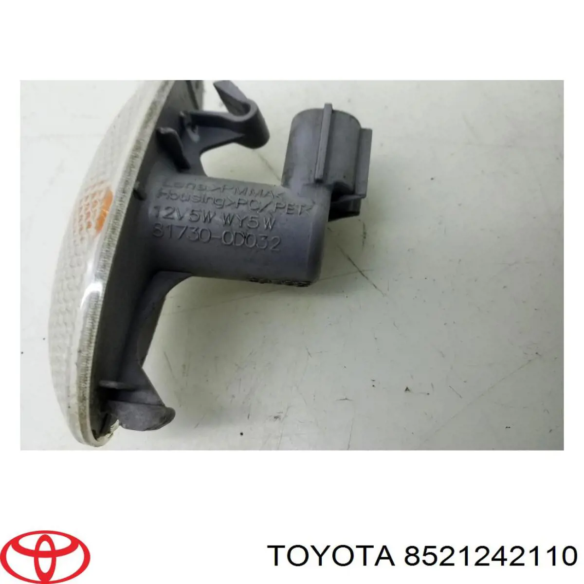 Щітка-двірник лобового скла, водійська 8521242110 Toyota