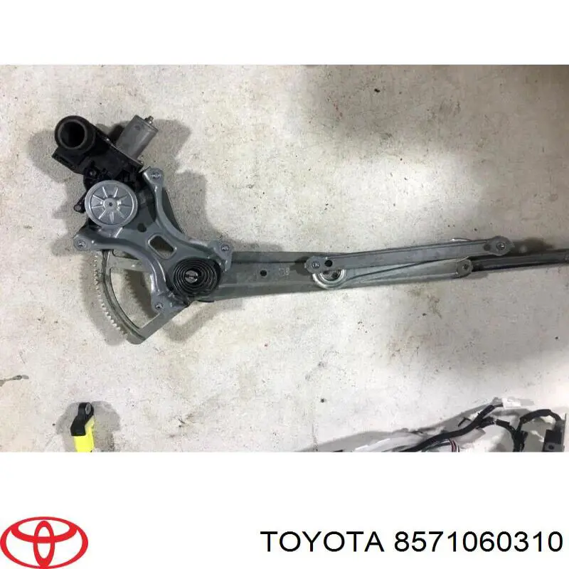 8571060310 Toyota Мотор склопідйомника дверей передніх, правих