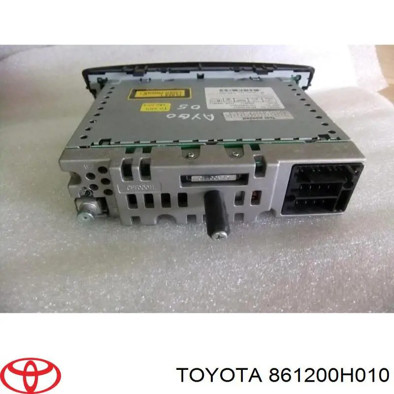 Магнітола (радіо AM/FM) Toyota 861200H010 ціна, від 28.22 USD