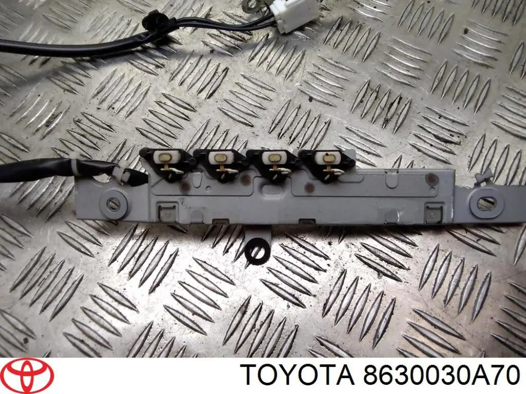 8630030A70 Toyota Антена на дах