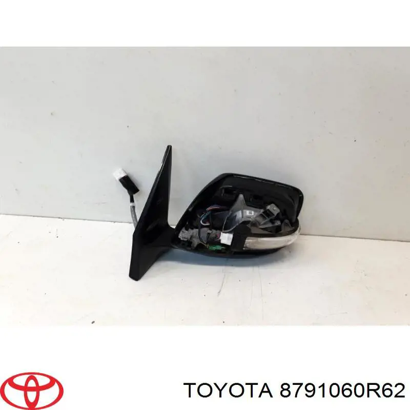Праве бічне дзеркало Toyota 8791060R62 ціна, від 1203.58 USD